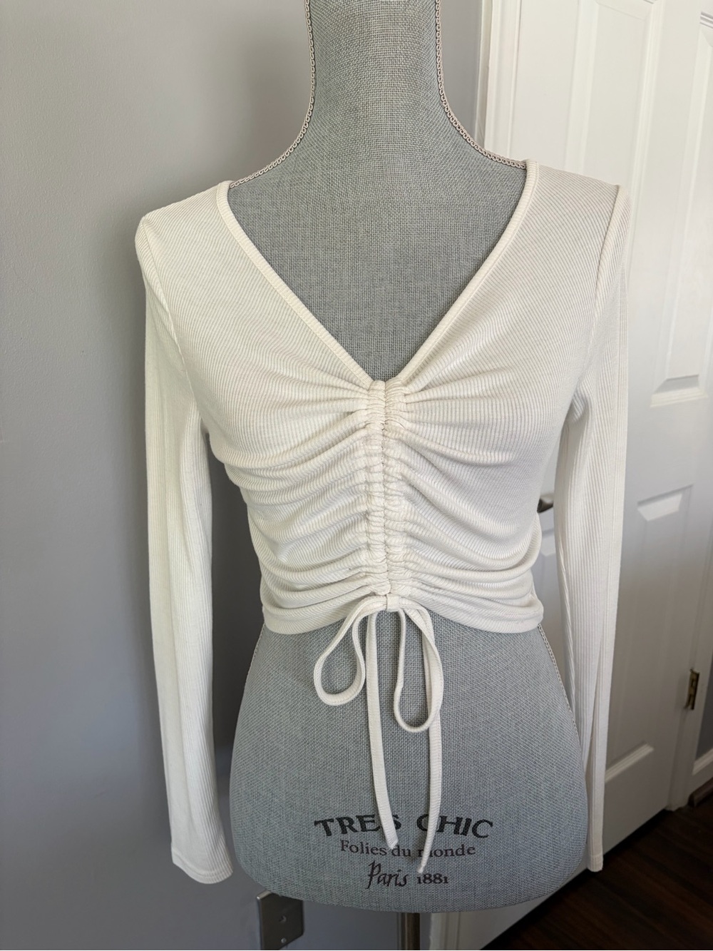 Shein Ribbed Drawstring Long-Sleeve Crop Top white small